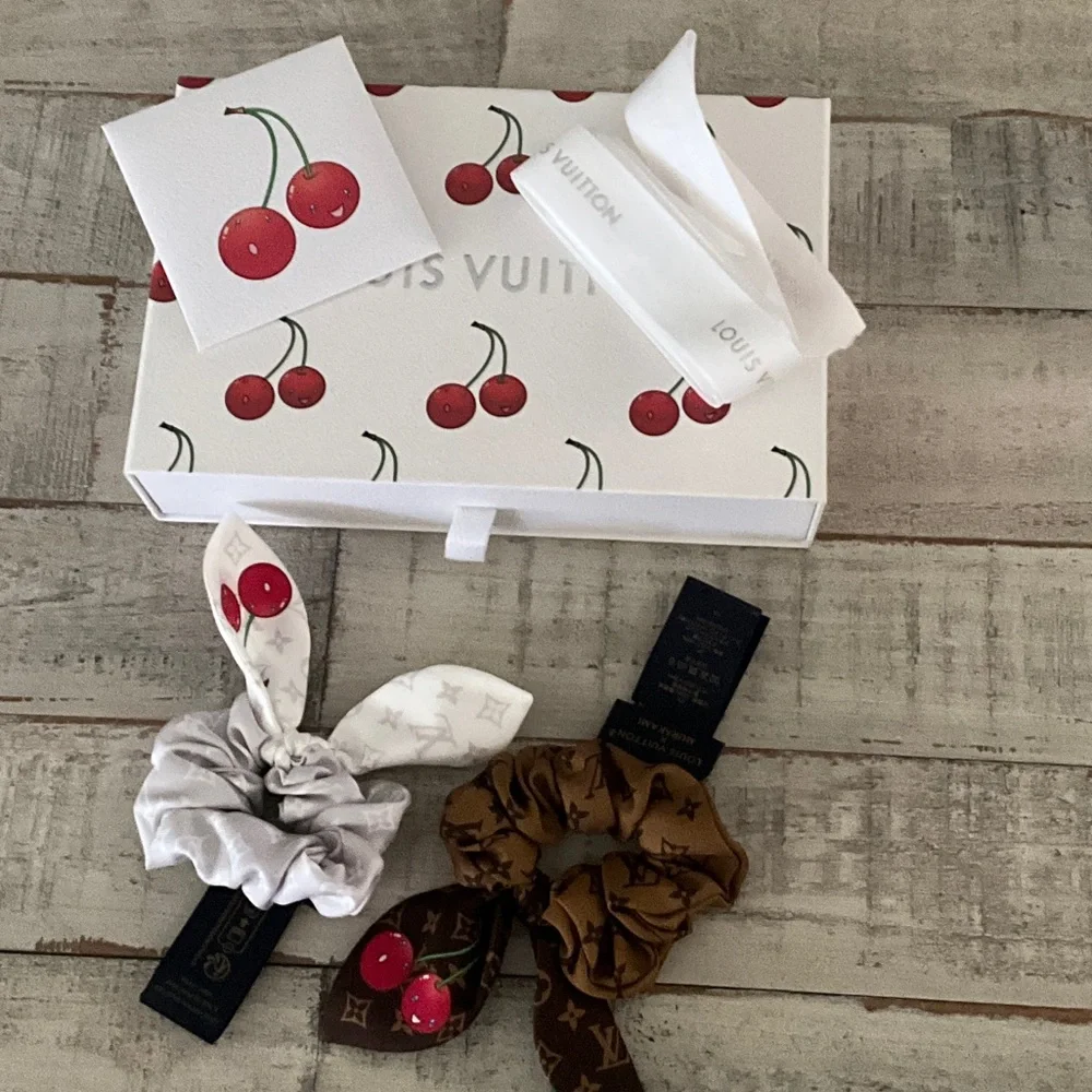 New! Louis Vuitton x Murakami 🍒collection Silk hair scrunchies!! 2025🍒